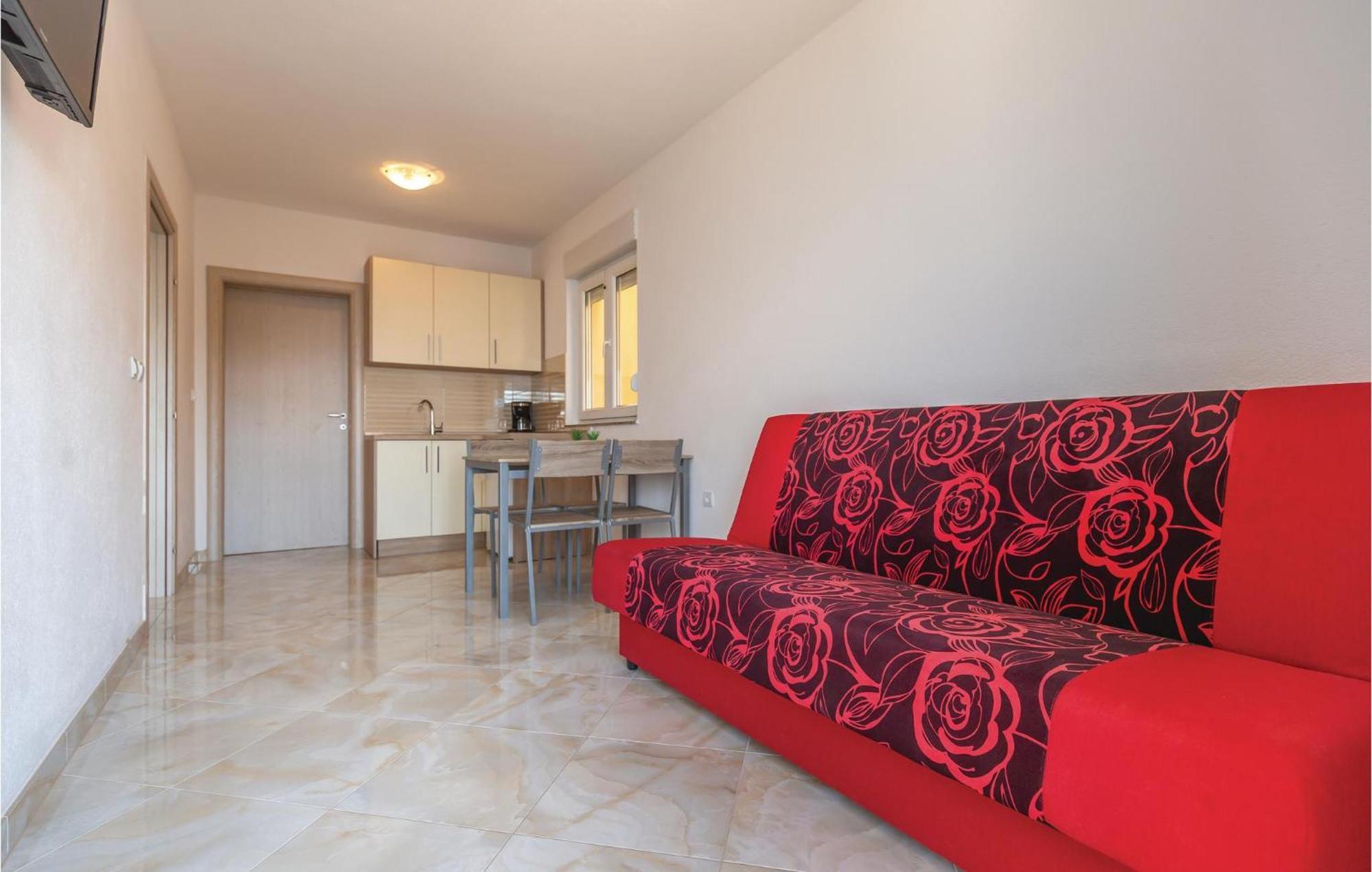 Nice Apartment In Krvavica With House Sea View Exteriör bild
