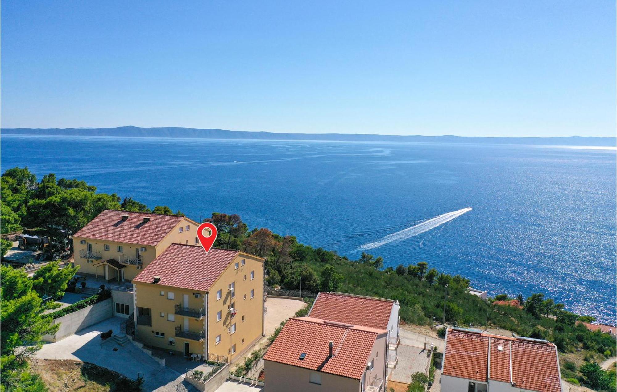 Nice Apartment In Krvavica With House Sea View Exteriör bild